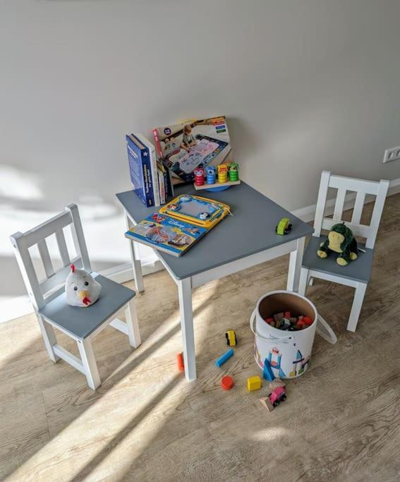 3 Bedroom-apartment With 1,5 Bathrooms Apartment Kolonie Rontgental